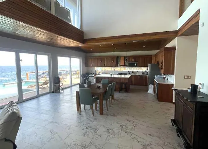 Casa Flomingo Roatan