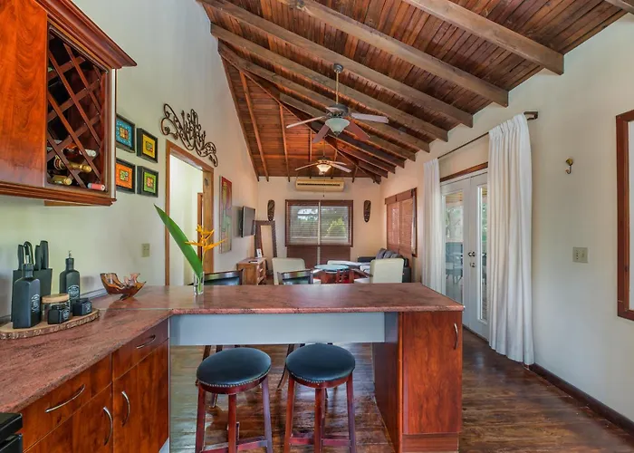Exclusive House Near West End & Beaches - Starlink